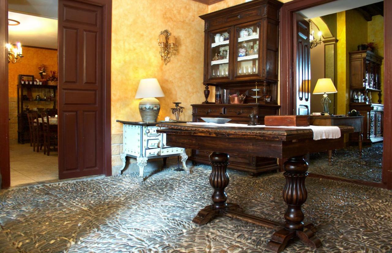 Hostal El Palacio Valencia de Don Juan Exterior photo